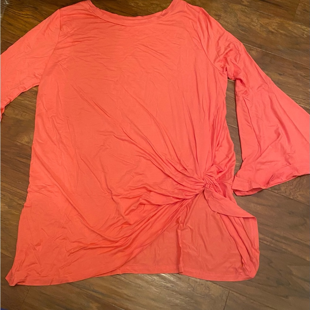 Crazy train coral knotted, bell sleeve top